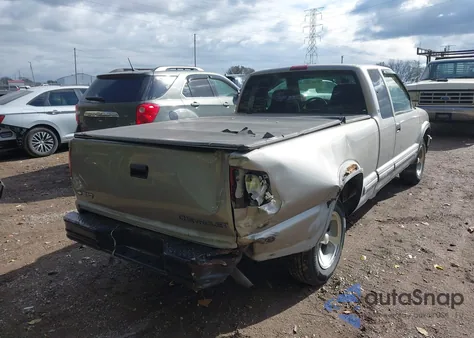 2002 Chevrolet S-10 Ls z USA, uszkodzony, nr VIN 1GCCS19W328152427